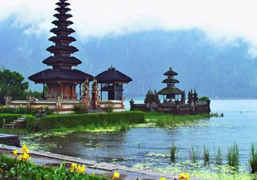 Ulun Danu Temple, Bali Tour