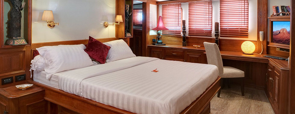 Mutiara Laut Liveaboard - Masterbedroom